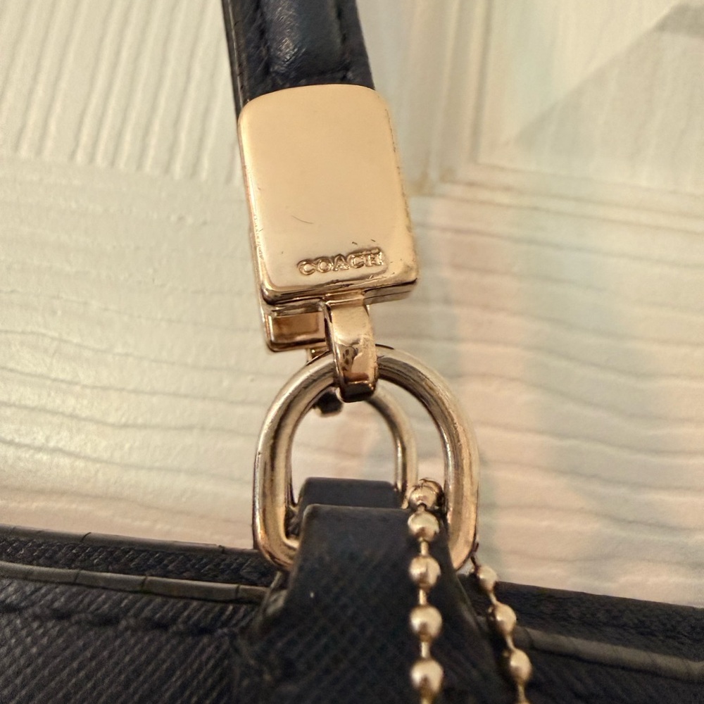 Elegant COACH Navy Blue Tote Bag - Picture 5 of 14